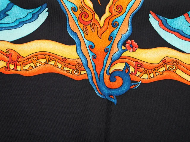 Hermès De Tout Coeur Silk Scarf 90cm in Silk from Ann's Fabulous Finds, photo 3 of 6