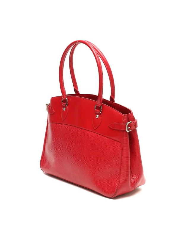 Louis Vuitton Monogram Saumur 30 Bag in Coated canvas from A Retro Tale, photo 4 of 11