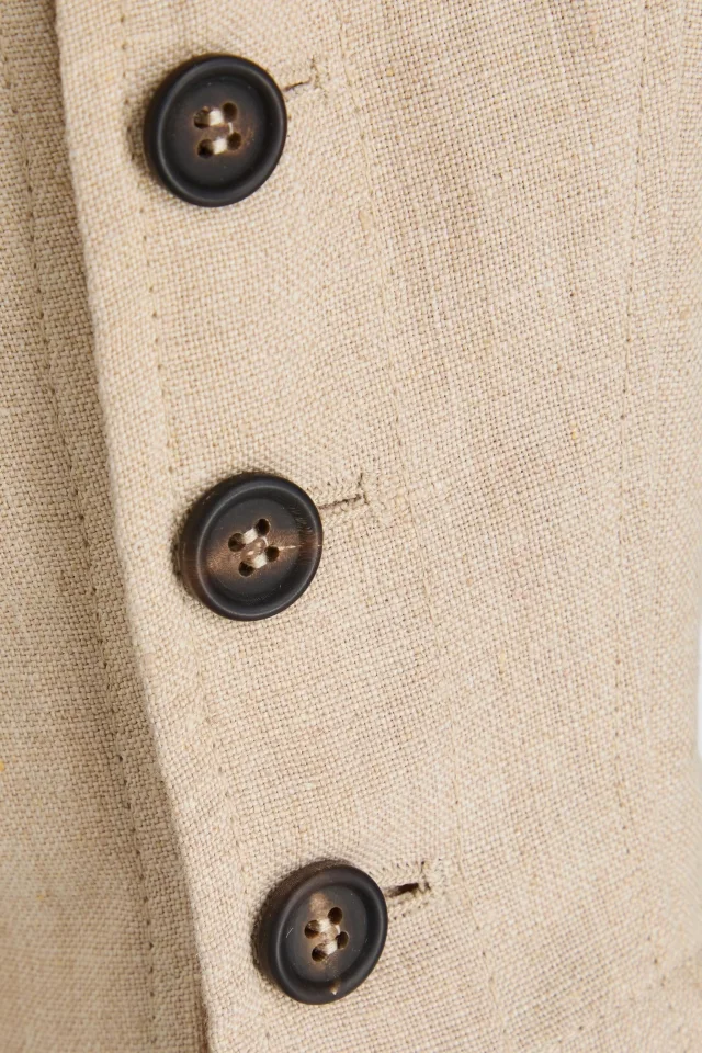 Brunello Cucinelli Cropped Linen Tapered Cargo Pants in Beige, photo 4 of 4 from THE OUTNET
