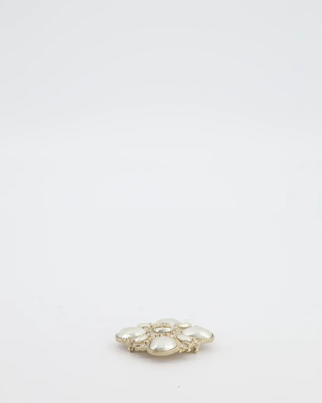 Chanel Champagne Gold Pearl and Crystal Brooch with CC Logo in Gold from Sellier, photo 7 of 9