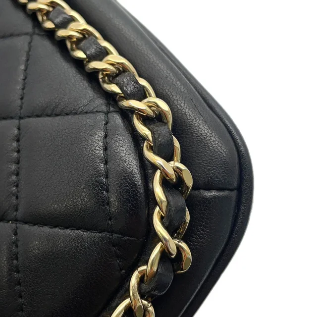Chanel Matelasse phone case Black Lambskin in Black Lambskin from GALLERY RARE, photo 15 of 17
