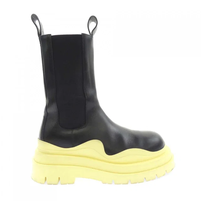 Bottega Veneta Leather Boots in Leather from LuxUness
