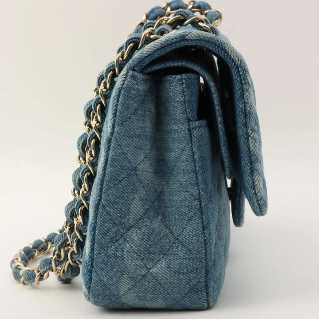 Chanel 2019年代頃製 Denim CC Turn Lock Chain Shoulder Bag Indigo from VINTAGE QOO TOKYO, photo 3 of 18