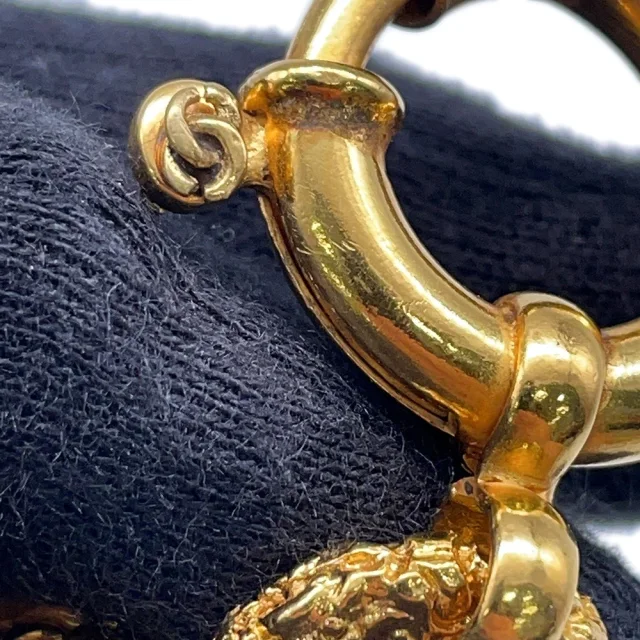 Chanel CC Logo Lava Motif Bracelet Gold Metal in Gold from GALLERY RARE, photo 8 of 11