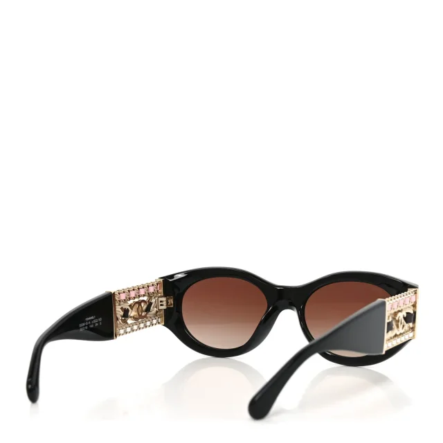Chanel Acetate Calfskin Chain CC Sunglasses 5536-Q-A Black in Black Calfskin from FASHIONPHILE, photo 3 of 7