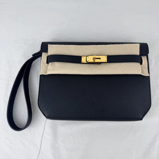 Hermès Kelly Depeches 25 Pochette Clutch Bag in Metal, togo leather from Reowned