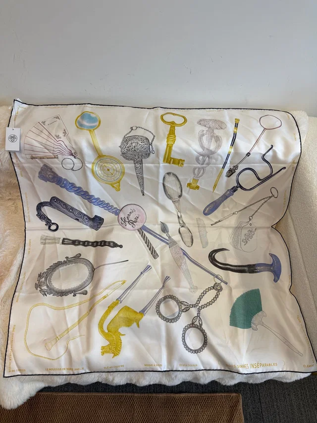 Hermès Carré 90 Silk Scarf - New with box in Silk from Luxury Promise