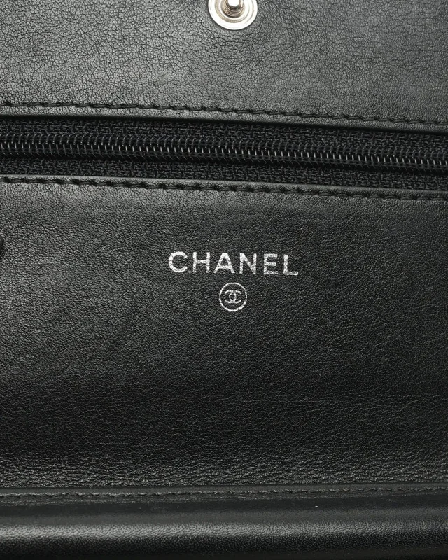 Chanel Patent Wallet On Chain Bag in Patent leather from A Retro Tale, photo 6 of 9