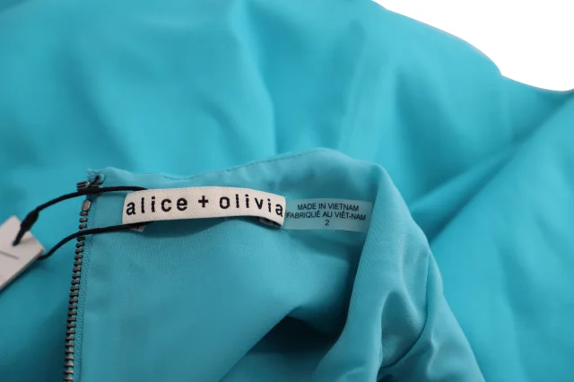 Alice + Olivia Zipper Detail Dress in Turquoise Viscose in Blue, photo 4 of 6 from ShopSimon