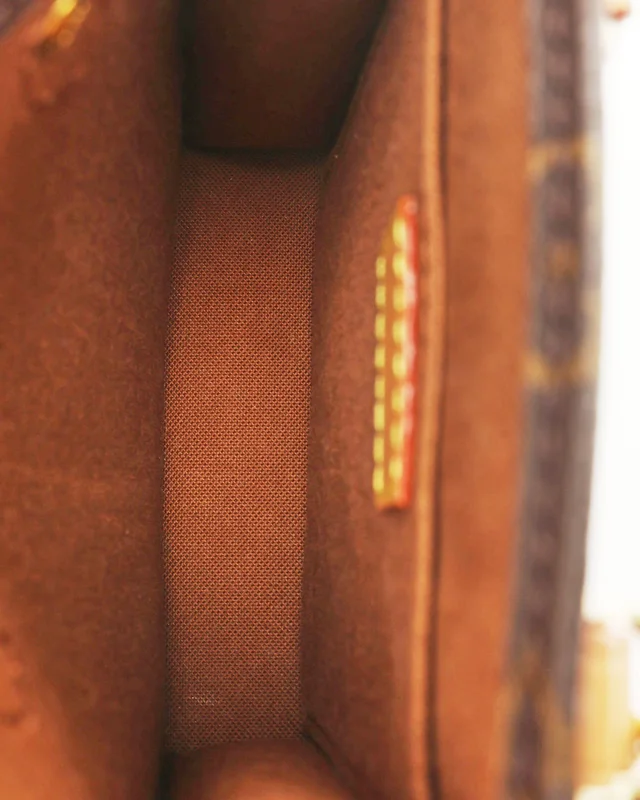Louis Vuitton Petit Sac Plat from A Retro Tale, photo 7 of 8
