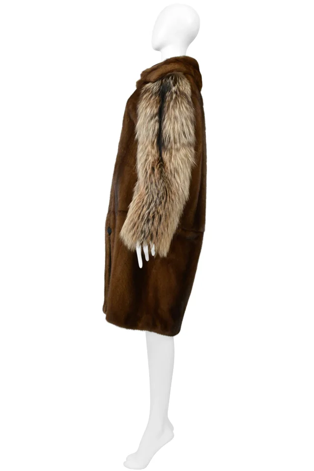 Balenciaga By Demna Gvasalia Mink & Fox Fur Coat With Detachable Collar 2016 in Silk from Resurrection Vintage, photo 13 of 14