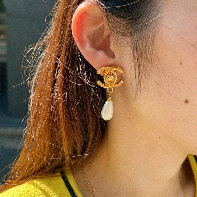 Chanel 1996 CC Mark Pearl Swing Earrings Gold in Gold from VINTAGE QOO TOKYO