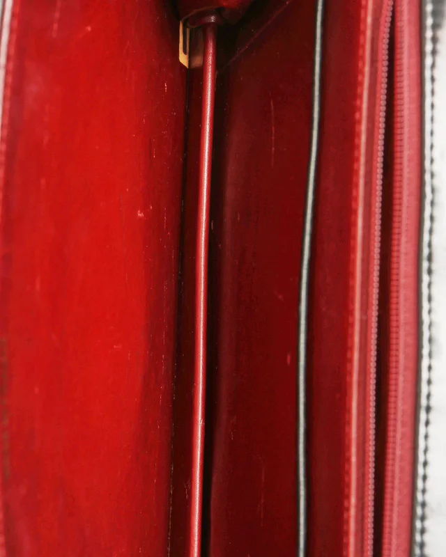 Chanel Vintage Leather Clutch Bag in Leather from A Retro Tale, photo 7 of 9