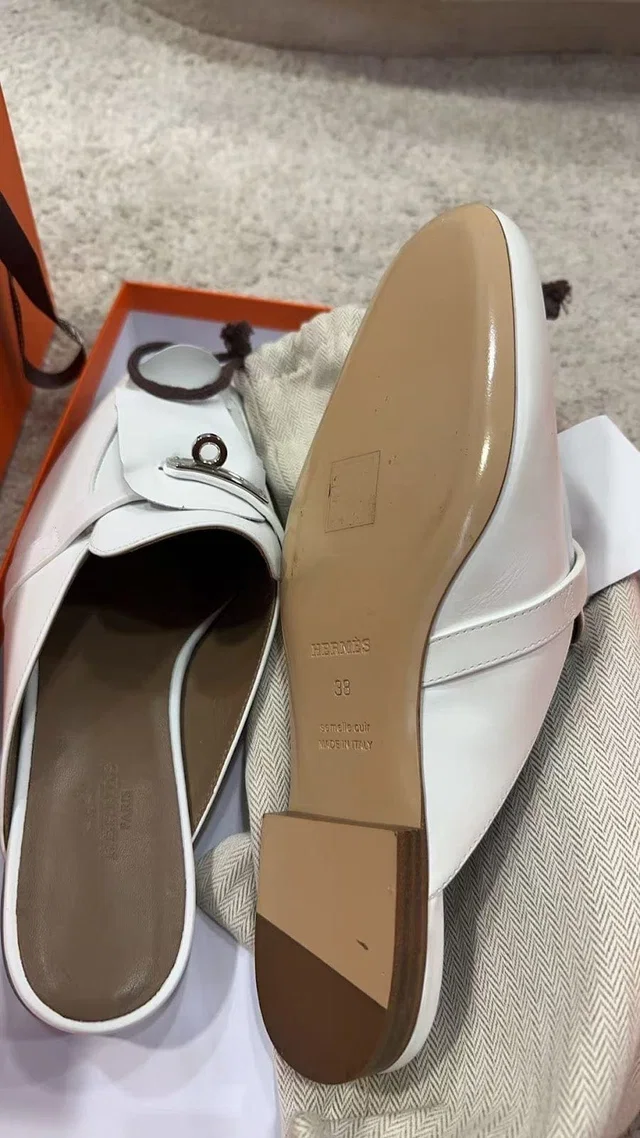 Hermès OZ Mule white Sandal 38 in White from Luxury Promise