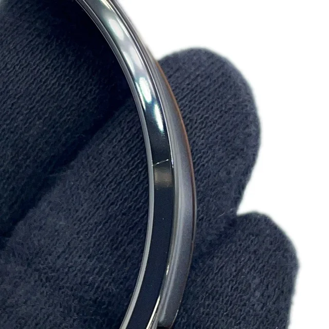 Hermès ClicHH Bangle Size PM Black/Noir・Matt Metal in Black from GALLERY RARE, photo 6 of 8