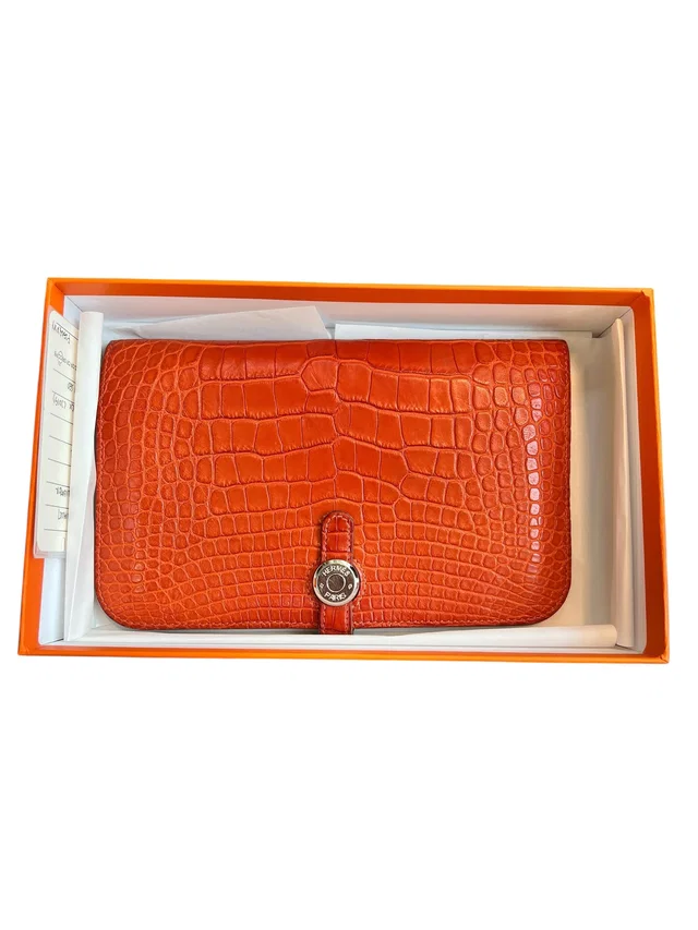 Hermès Dogon Wallet Sanguine Matte Alligator PHW #T in Crocodile from Luxury Promise
