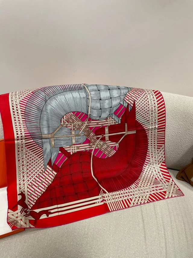 Hermès 90* Silk Scarf in Silk from Luxury Promise