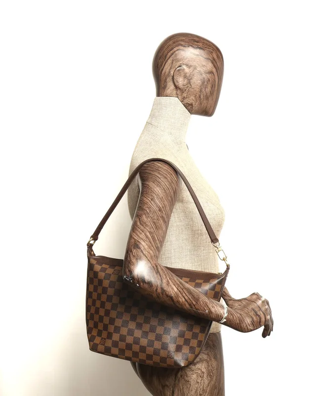 Louis Vuitton Damier Illovo MM Bag in Canvas from A Retro Tale, photo 8 of 8
