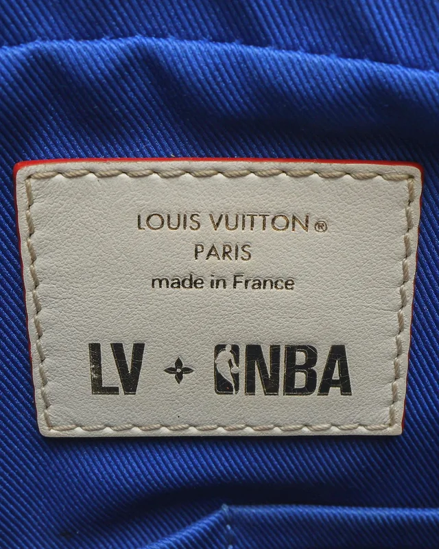 Louis Vuitton x NBA Monogram Nil Messenger Antarctica Bag in Coated canvas from A Retro Tale, photo 8 of 11