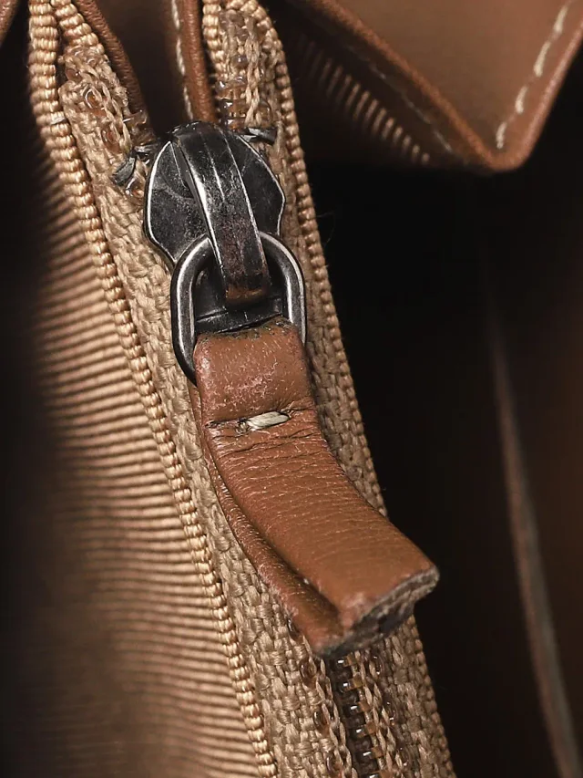 Chanel Bronze Calfskin Quilted Leather L-Gusset Zip Wallet in Calfskin from Yoogis, photo 9 of 11