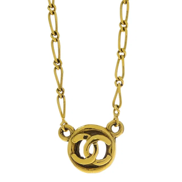 Chanel Medallion Pendant Necklace Gold 1982 in Gold from AMORE Vintage Tokyo
