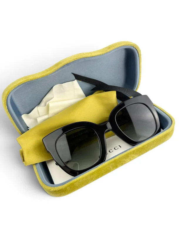 Gucci Black Frame Star Sunglasses in Black from Season 2 Consign, photo 2 of 5