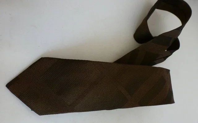 Burberry Textured Brown Silk Tie in Brown Silk from Oxfam Online Shop