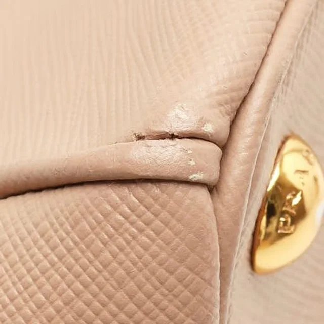 Prada Small Saffiano Lux Double-Zip Galleria Tote Bag in Saffiano leather from A Retro Tale, photo 7 of 10
