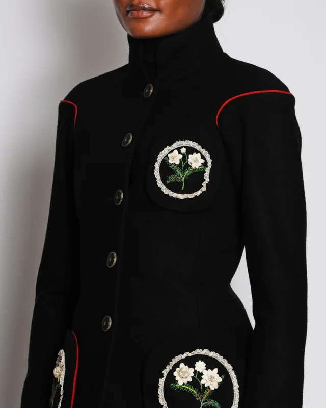 Chanel 15/P Black Wool Metiers Paris-Salzburg d'Art Jacket with Red Trim and White Flower Appliques… in Black Wool from Sellier, photo 2 of 2