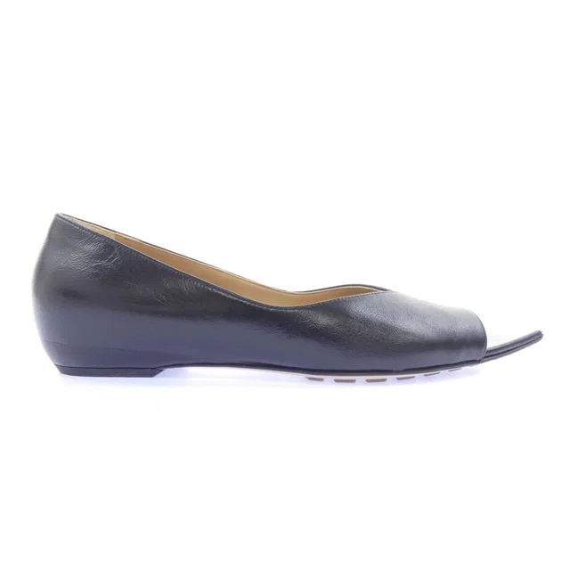 Bottega Veneta Leather Pumps in Leather from LuxUness