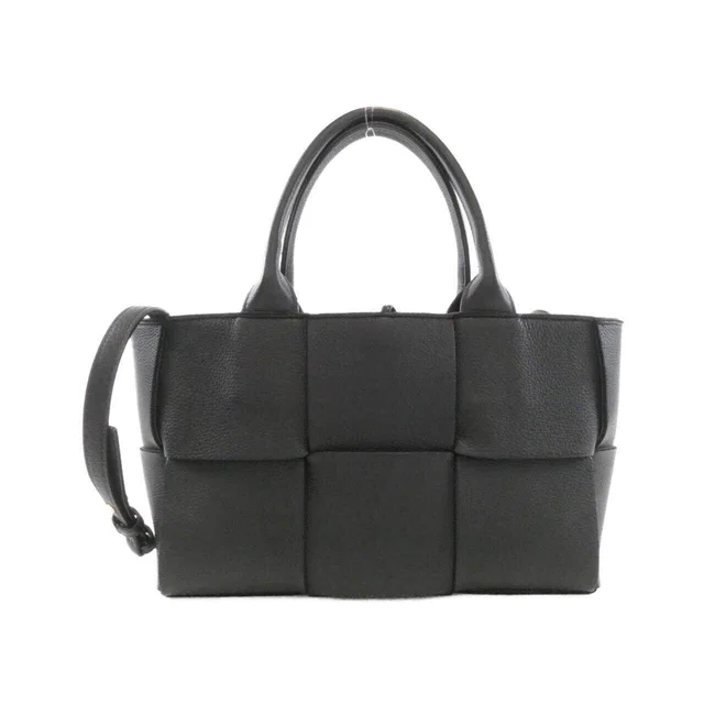 Bottega Veneta Calf Shoulder Bag in Leather from LuxUness