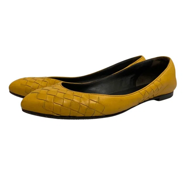Bottega Veneta Intrecciato Leather Flats in Woven leather from LuxUness