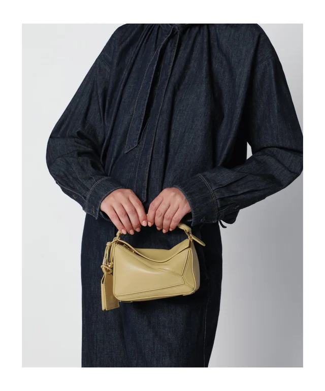 Loewe Puzzle Featherlight bag in butter-coloured nappa leather, photo 4 of 7 from SENSER