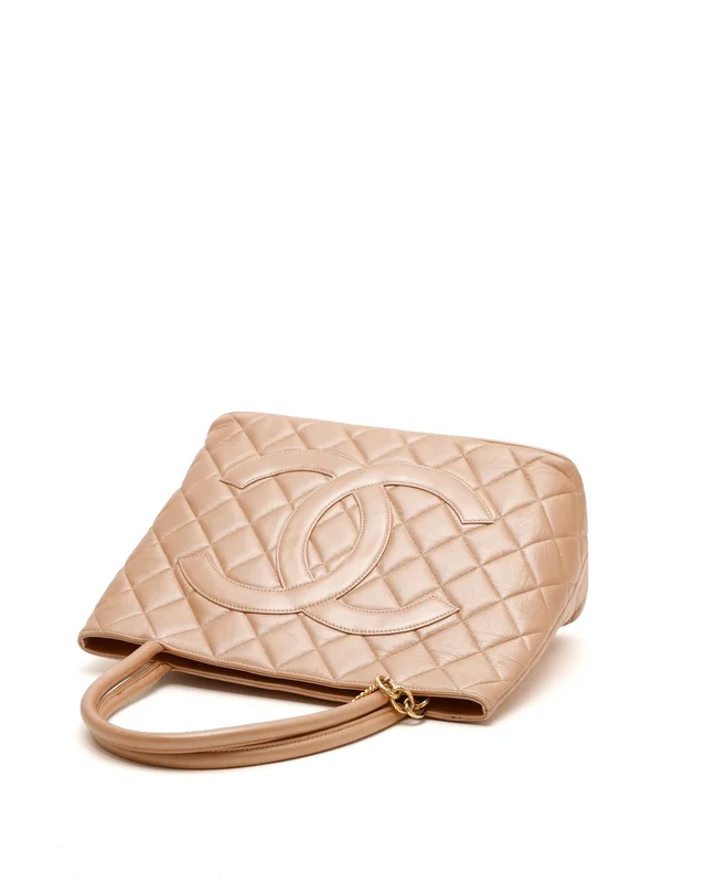 Chanel CC Medallion Tote Bag in Leather from A Retro Tale, photo 4 of 10