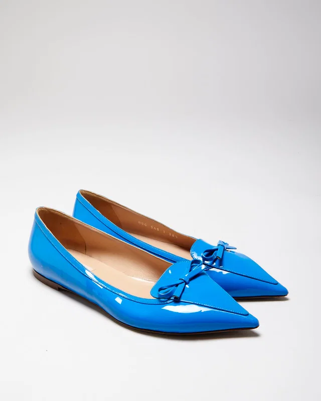 Valentino Garavani Women's Blu Vibrante Patent Leather Pointed Toe Bow Ballet Flats - UK5.5 in Patent leather from Rokit Vintage