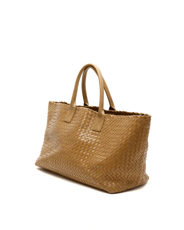 Bottega Veneta Patent Intrecciato Cabat GM Tote Bag in Patent leather from A Retro Tale, photo 3 of 11