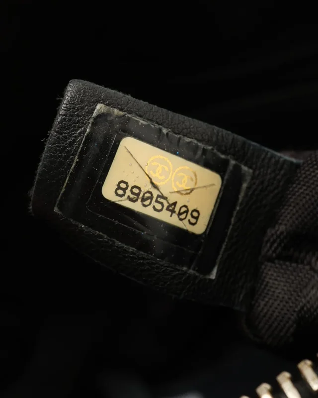 Chanel CC Hobo Bag in Caviar leather from A Retro Tale, photo 12 of 13