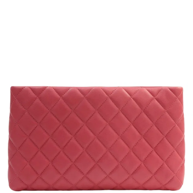 Chanel Made in 2012, pink matelassé stitch CC mark clasp clutch bag in Pink Lambskin from VINTAGE QOO TOKYO