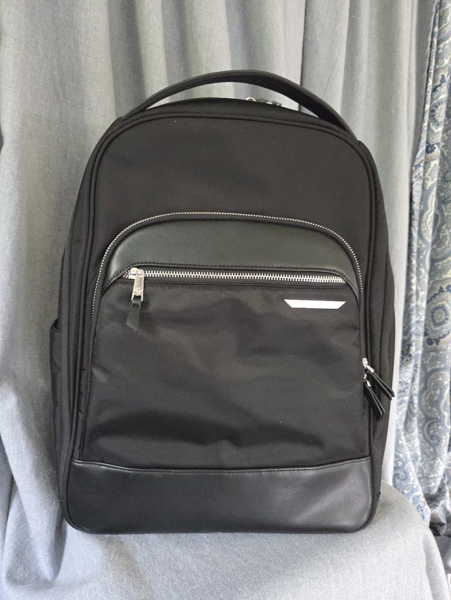 Samsonite Just Right Standard Backpack in black from Poshmark, photo 1 of 1