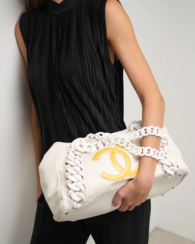 Chanel Shopping Tote Medium Calf Off White in White Calfskin from SACLÀB, photo 2 of 2