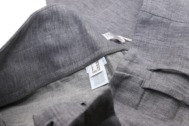 Brunello Cucinelli Cropped Pleated Herringbone Straight-Leg Pants in Grey Linen in grey, photo 4 of 5 from ShopSimon