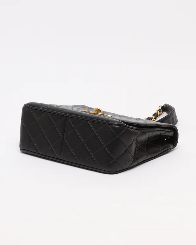 Chanel CC Classic Crossbody Bag in Leather from A Retro Tale, photo 4 of 11