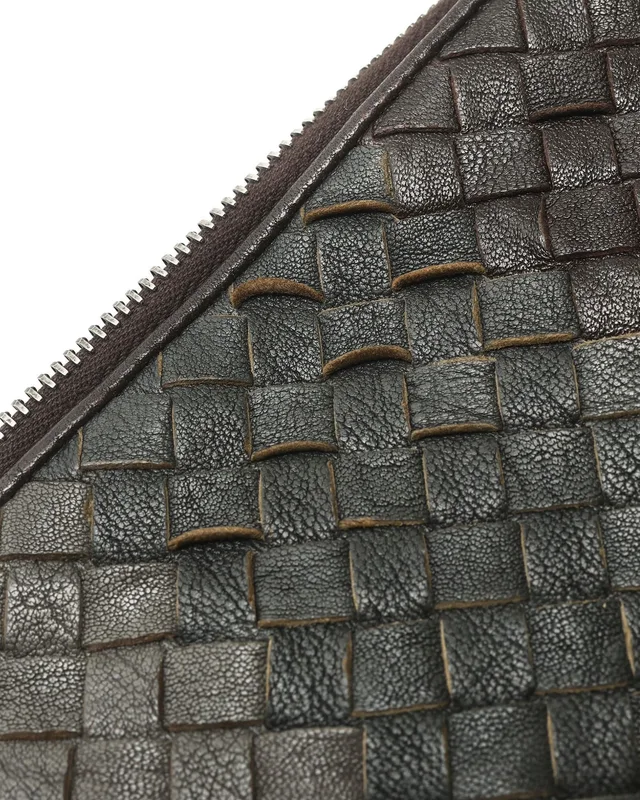 Bottega Veneta Intrecciato Laptop Case 16-Inch in Woven leather from A Retro Tale, photo 9 of 10
