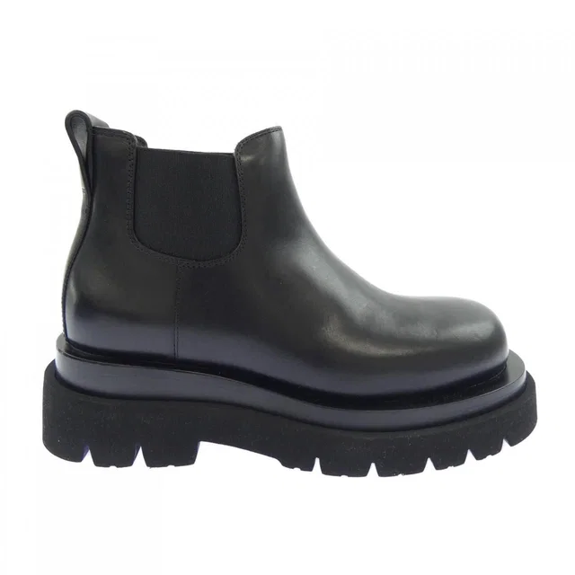 Bottega Veneta Boots Black in Black from The Reluxe