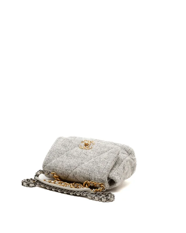 Chanel 19 Wool Flap Bag in Wool from A Retro Tale, photo 4 of 9