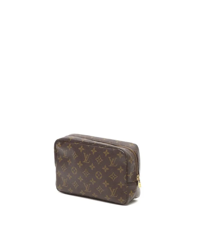 Louis Vuitton Monogram Toiletry Pouch 23 in Coated canvas from A Retro Tale, photo 3 of 8
