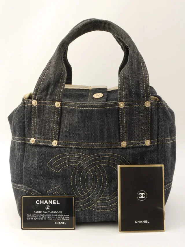 Chanel 2005-era Sparkling Denim CC Mark Stitch Handbag Indigo in Denim from VINTAGE QOO TOKYO, photo 13 of 13