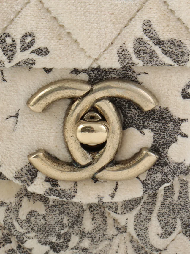 Chanel Circa 2009 Velour Flower Pattern Classic Flap Chain Bag 25cm in Velvet from VINTAGE QOO TOKYO, photo 8 of 20