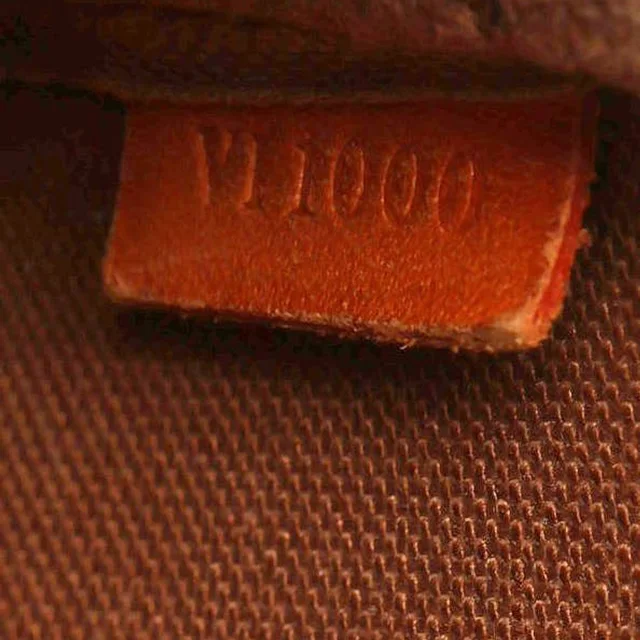 Louis Vuitton Monogram Pochette Accessoires Bag in Coated canvas from A Retro Tale, photo 8 of 8