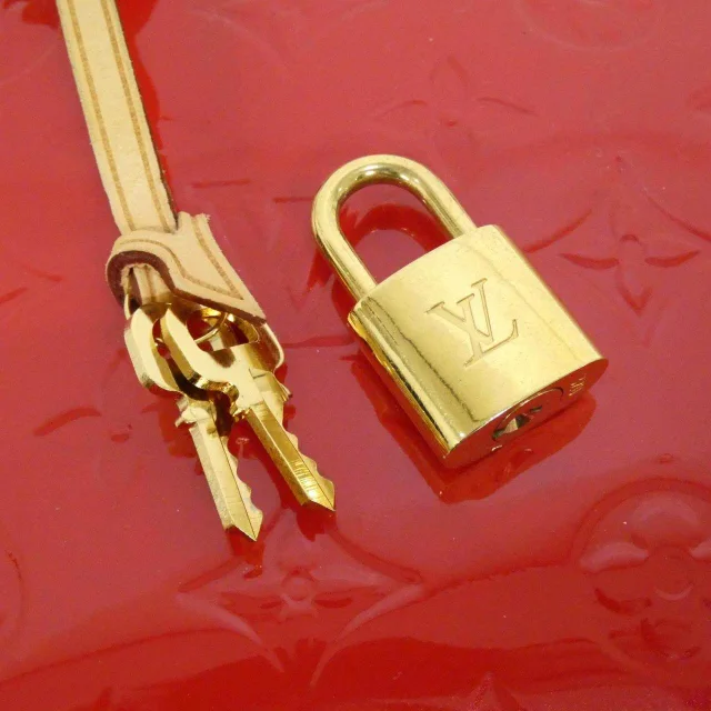 Louis Vuitton Vernis Montebello enamel handbag in Red Resin / Acrylic from LuxUness, photo 4 of 10